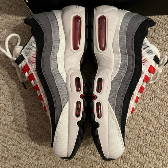 Nike Air Max 95 in Smoke Grey - Picture 11 of 12